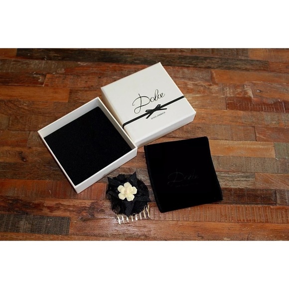 Authentic Dolce & Gabbana Lace & Flower Hair Comb - Picture 3 of 8